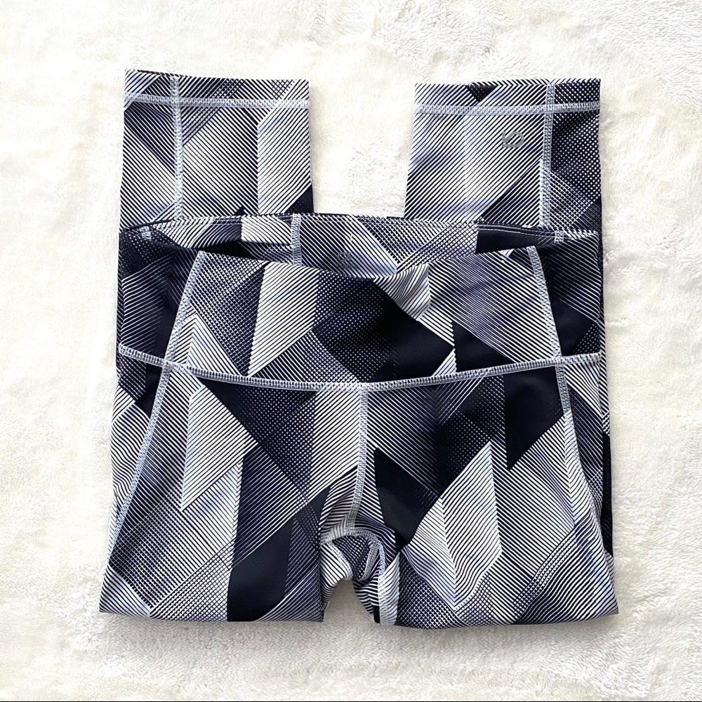 Gap fit cropped leggings size XS